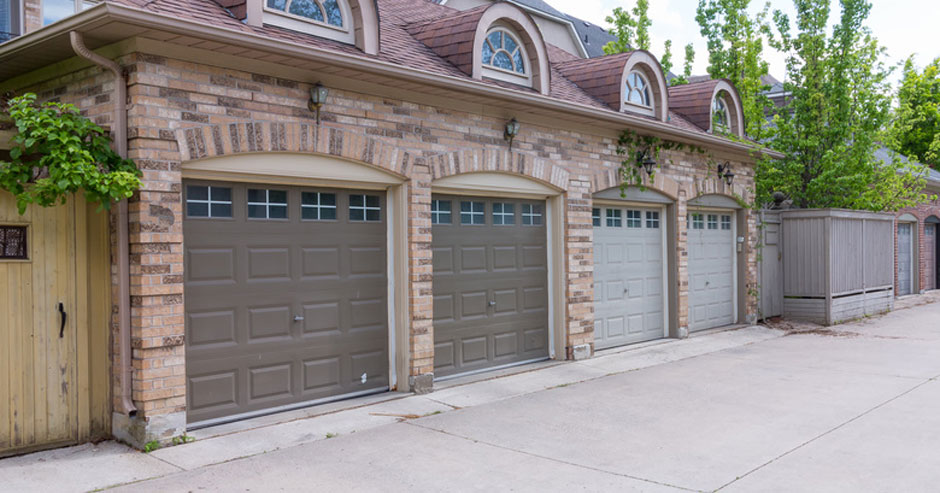 Broken garage door repair Elizabeth