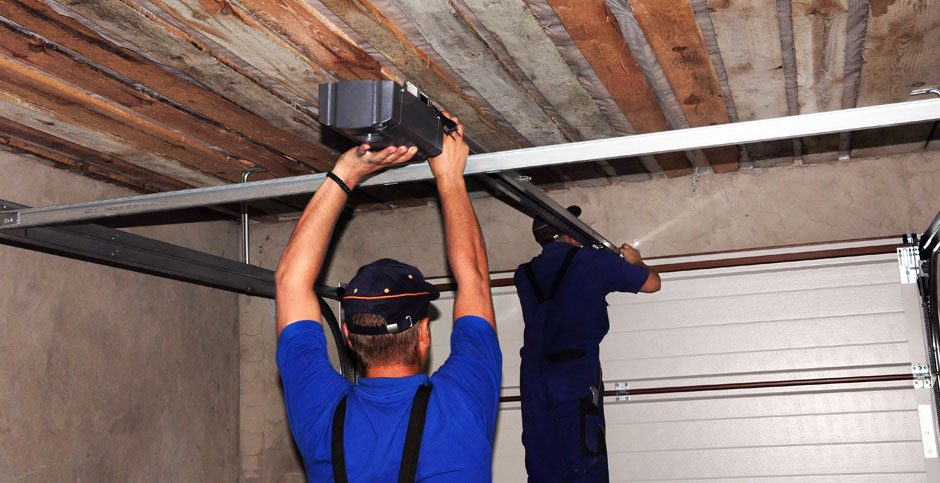 Garage Doors Repair & Installation Garage Door Repair Technician